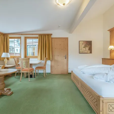 Wohlfuehlhotel Kerschdorfer - B&B - Adults Only 4* Kaltenbach