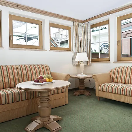 Szálloda Kerschdorfer - Wohlfuehlhotel Garni - Adults Only Kaltenbach